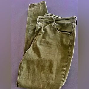 Army Green Old Navy Mid rise Rock Star jeans. SIZE 14